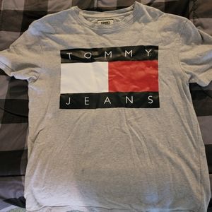 Tommy Hilfiger flag tee